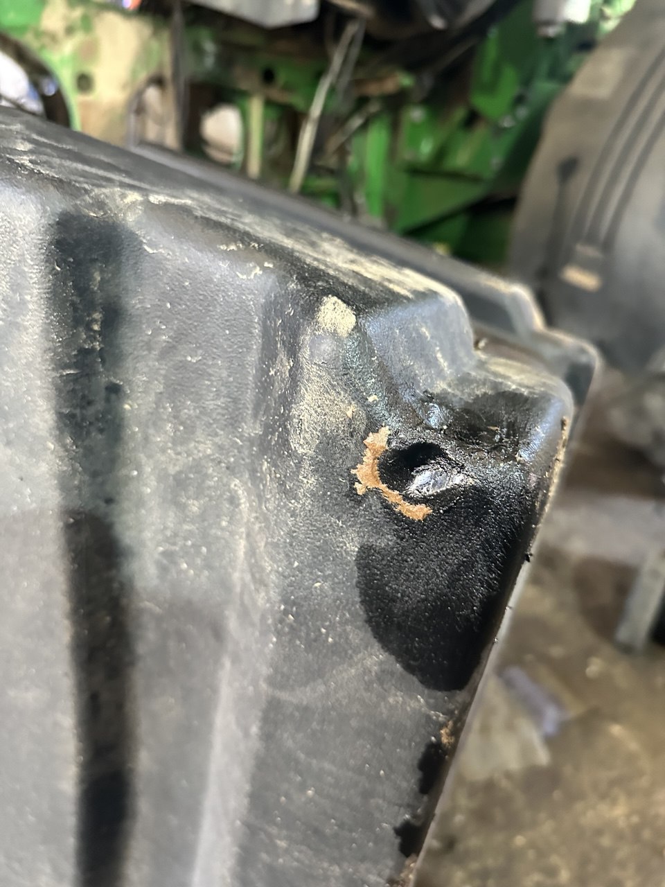 Zdjęcie 3 z naprawy — Naprawa zbiornika paliwa John Deere