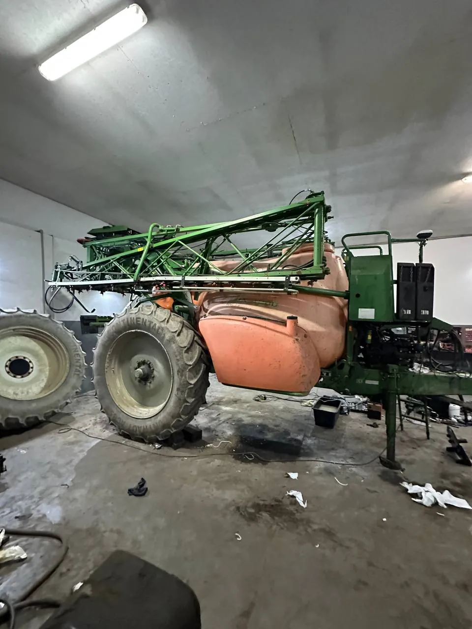 Zbiornik opryskiwacza — Amazone UX4200