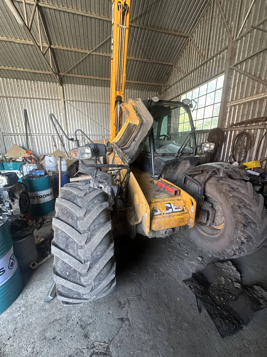 Zdjęcie 4 z naprawy — Naprawa zbiornika paliwa JCB 530-70 — Stary Janin