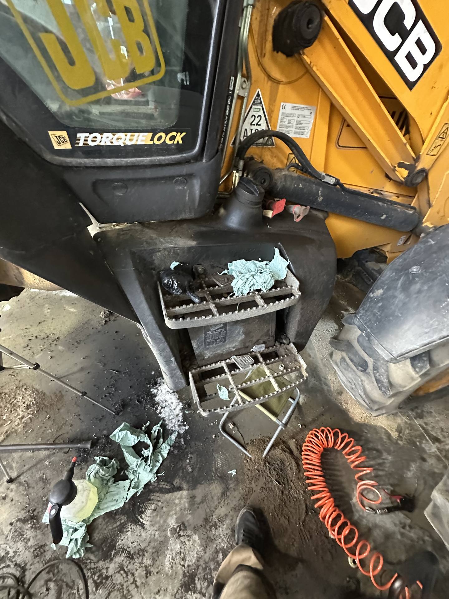Zdjęcie 19 z naprawy — Naprawa zbiornika paliwa JCB 3CX — Bolesławiec