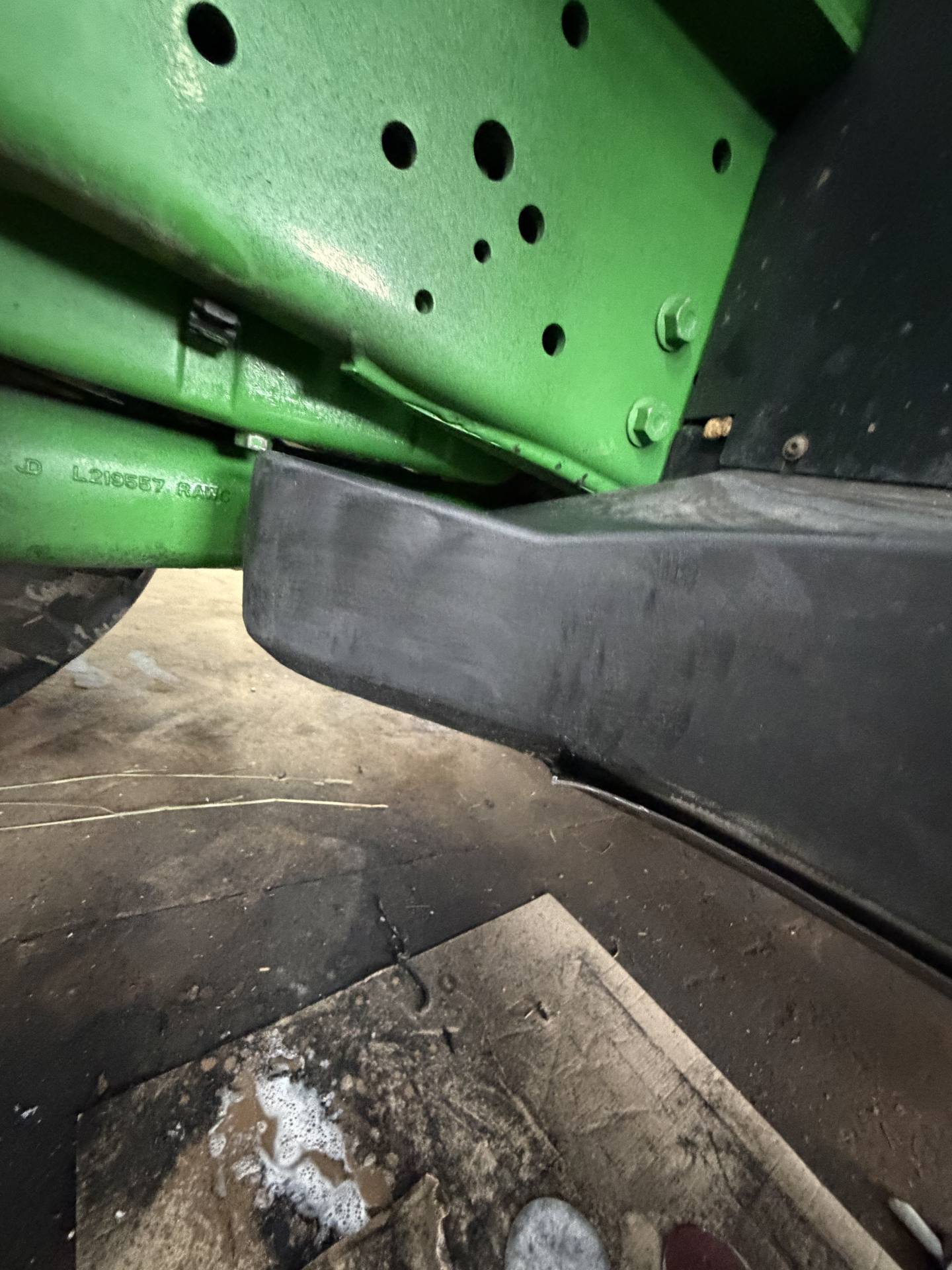 Zdjęcie 20 z naprawy — Naprawa zbiornika paliwa John Deere 6195M — Zajdy