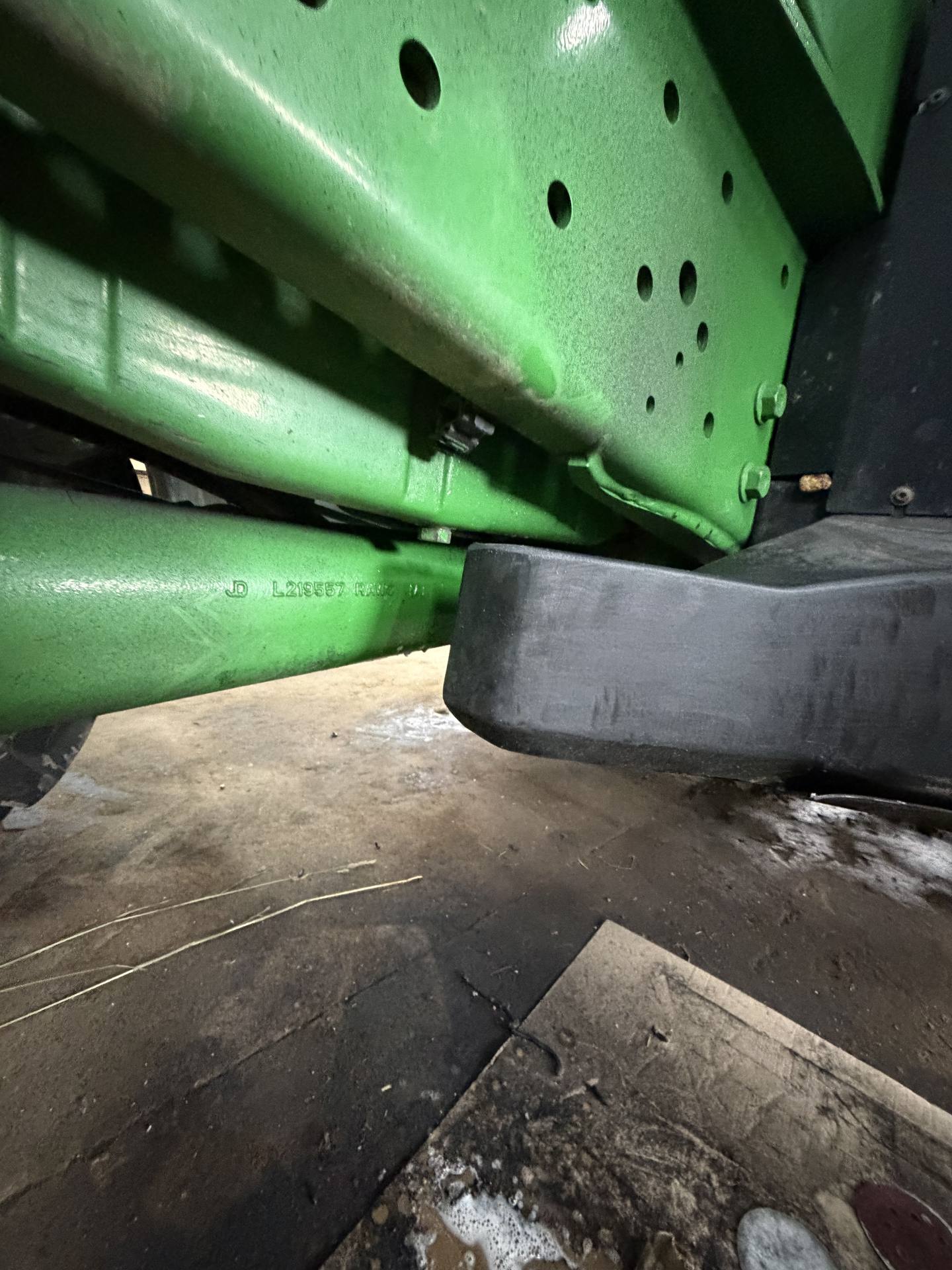 Zdjęcie 23 z naprawy — Naprawa zbiornika paliwa John Deere 6195M — Zajdy