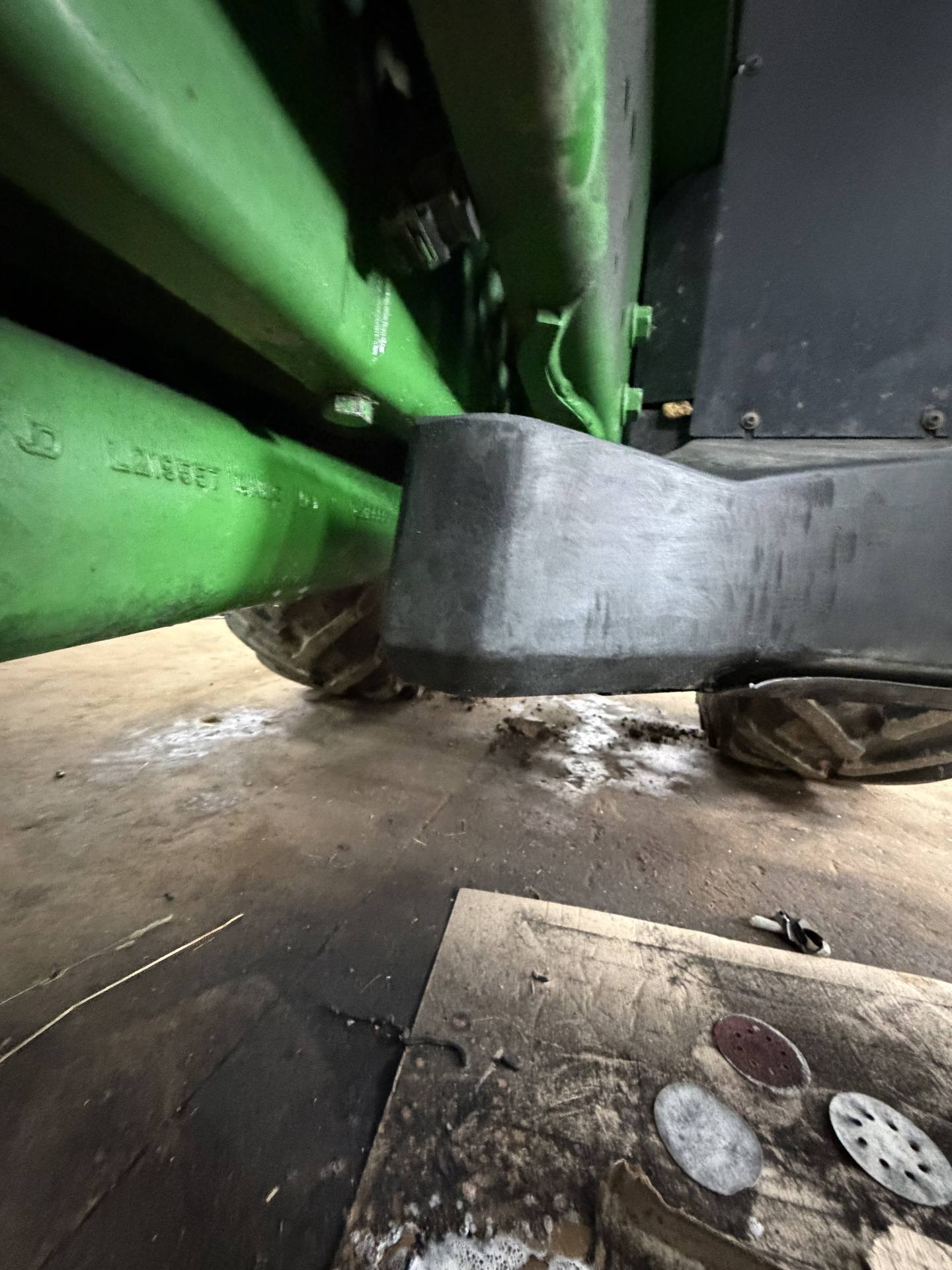 Zdjęcie 24 z naprawy — Naprawa zbiornika paliwa John Deere 6195M — Zajdy