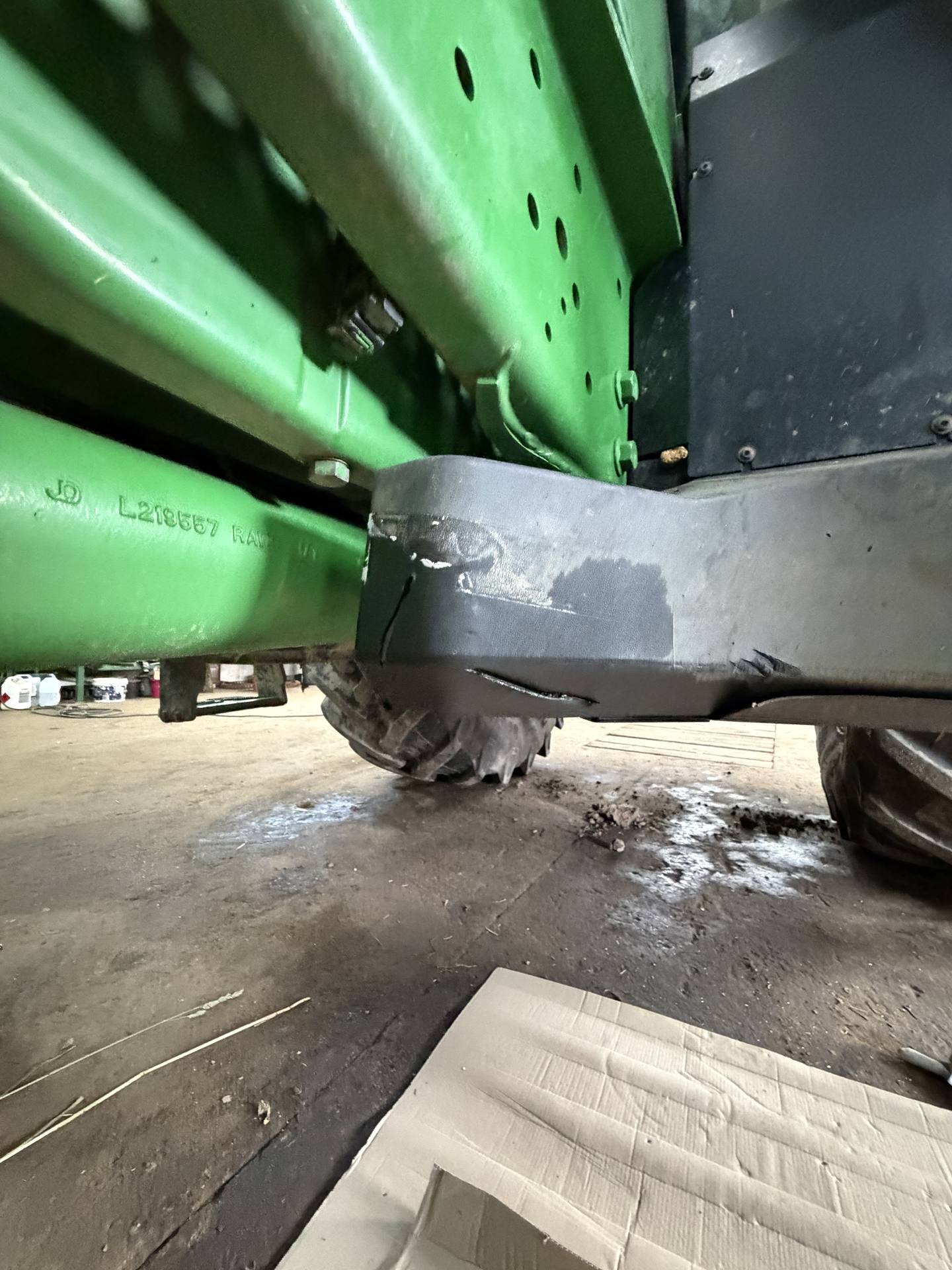 Zdjęcie 26 z naprawy — Naprawa zbiornika paliwa John Deere 6195M — Zajdy