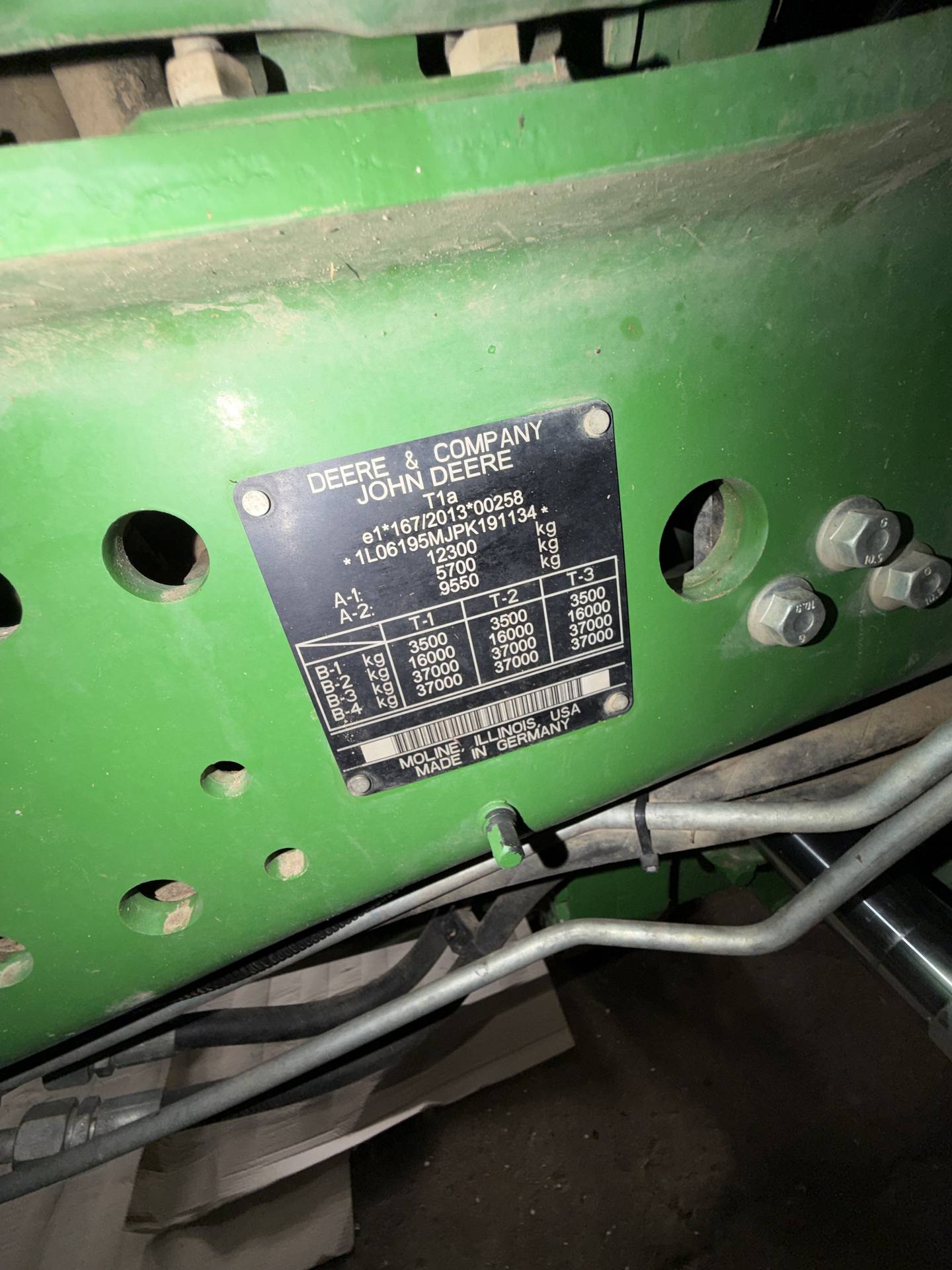 Zdjęcie 32 z naprawy — Naprawa zbiornika paliwa John Deere 6195M — Zajdy