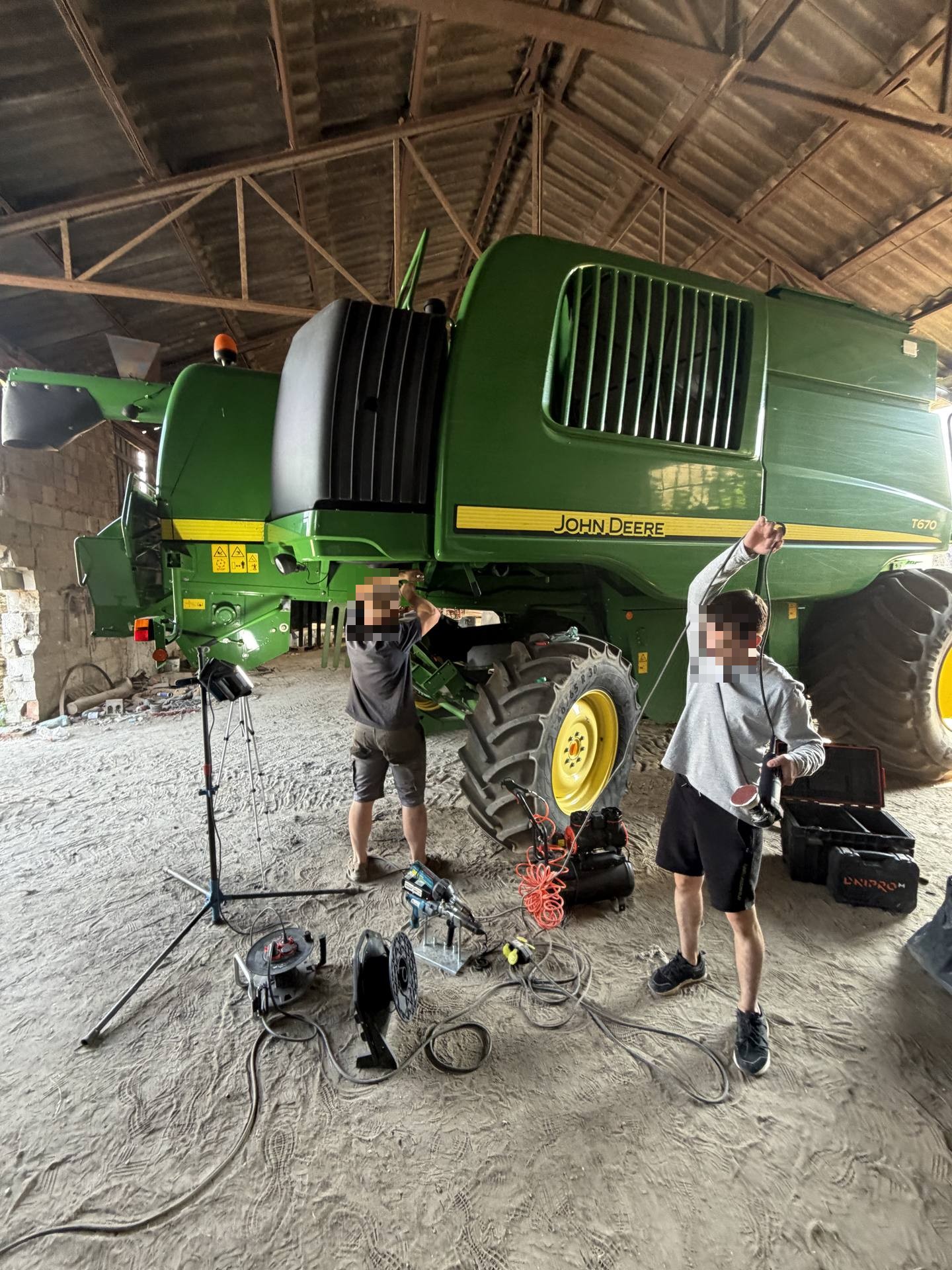 Zdjęcie 25 z naprawy — Naprawa zbiornika paliwa John Deere 9640 — Bronikowo