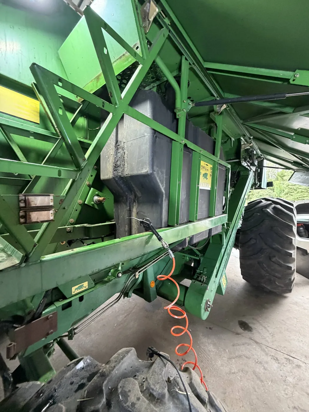 Zdjęcie 3 z naprawy — Naprawa zbiornika paliwa John Deere 1550 — Wiklewo