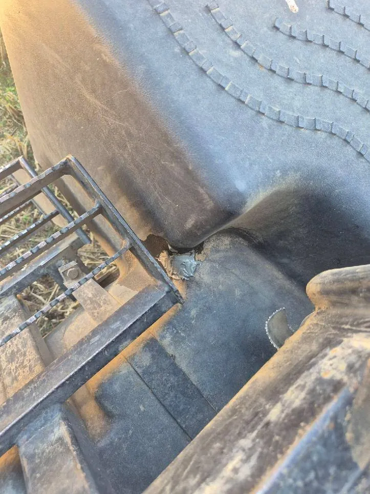 Zdjęcie 4 z naprawy — Naprawa zbiornika paliwa New Holland TM175 — Zakrzów