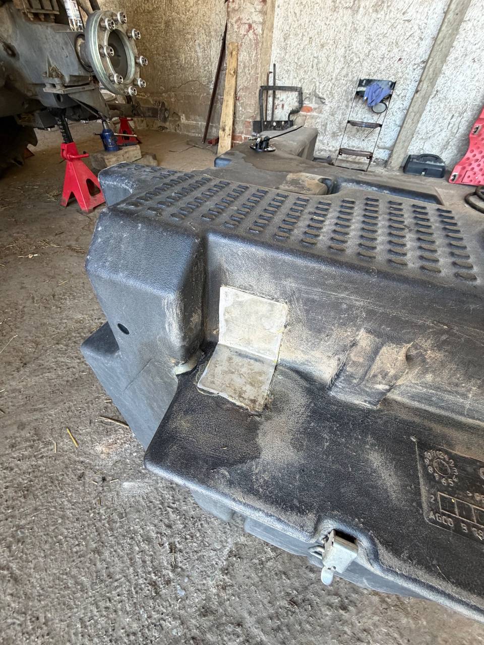 Zdjęcie 8 z naprawy — Naprawa zbiornika paliwa Massey Ferguson