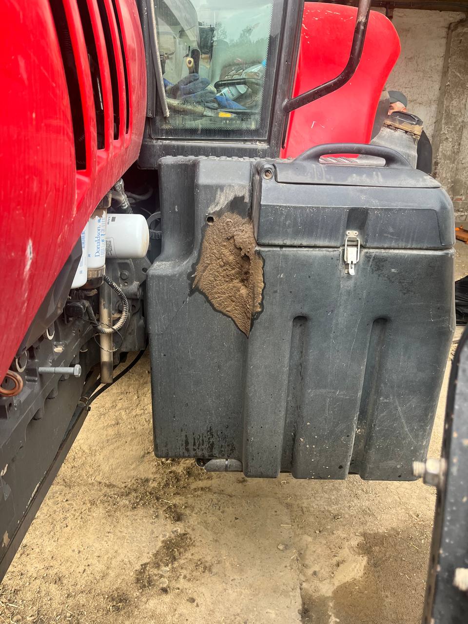 Zdjęcie 1 z naprawy — Naprawa zbiornika paliwa Massey Ferguson 6485 — Korzenica