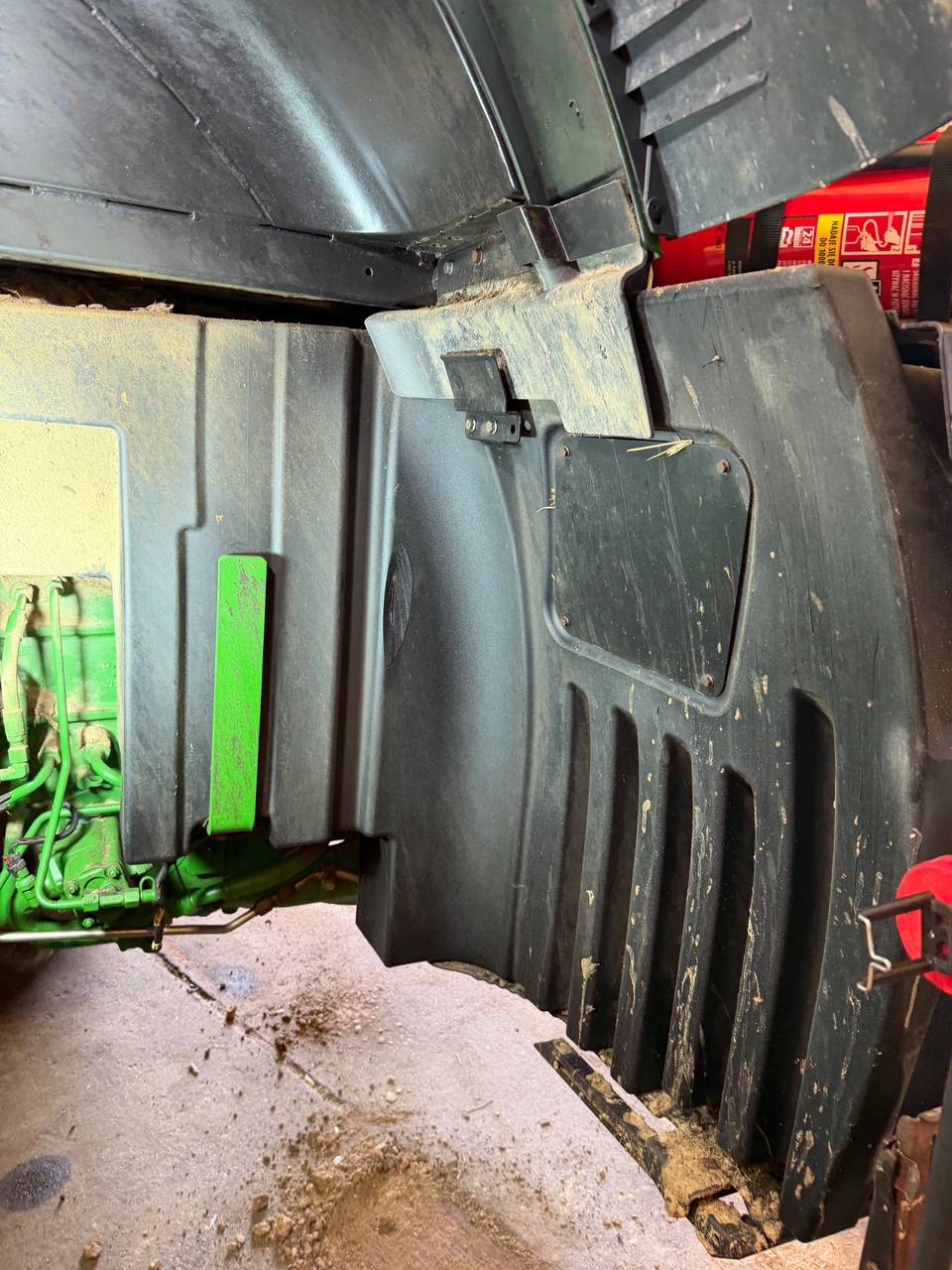 Zdjęcie 2 z naprawy — Naprawa zbiornika paliwa John Deere RK8700 — Tułodziad