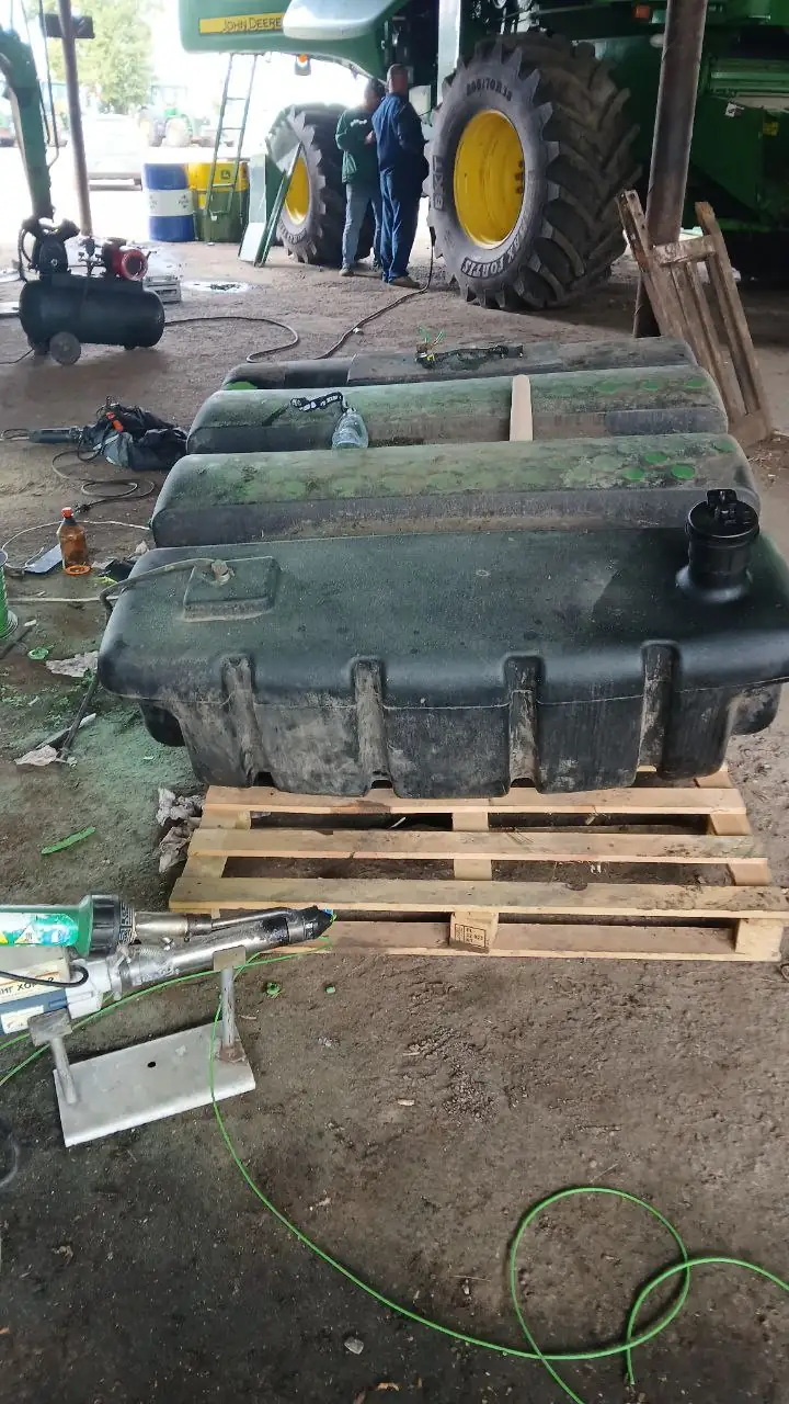 Zdjęcie 12 z naprawy — Naprawa zbiornika paliwa John Deere — lipiec 2025