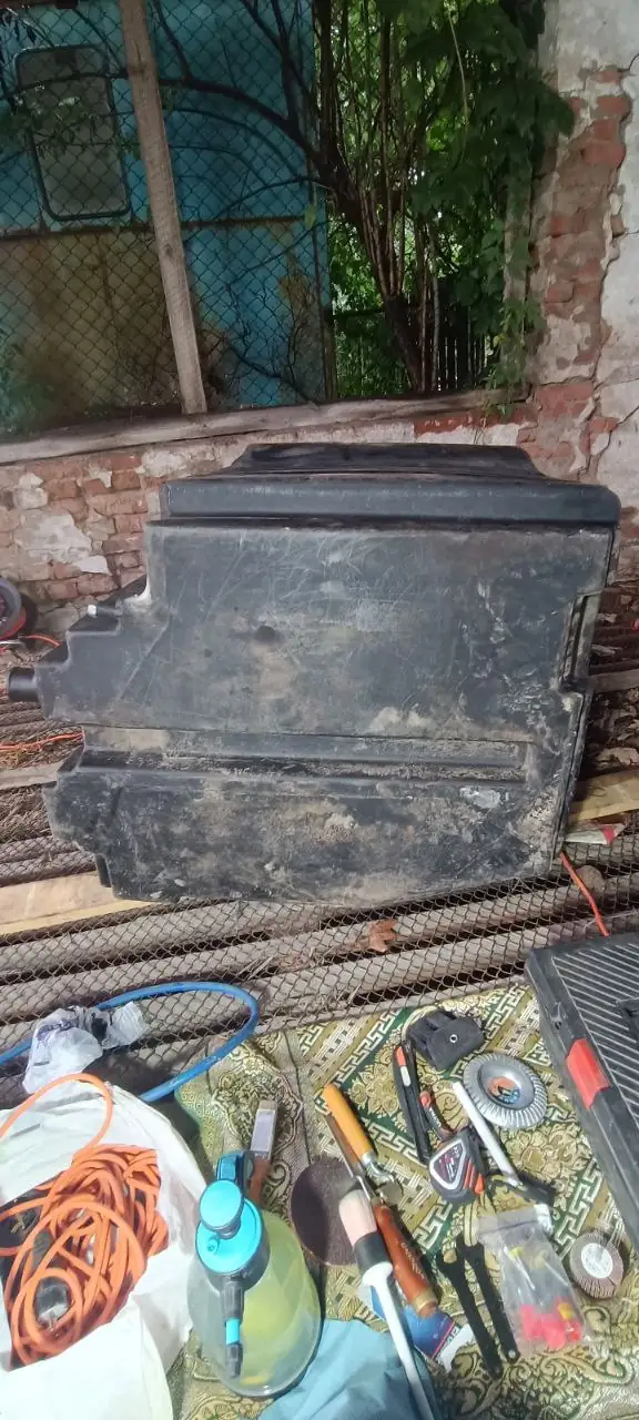 Zdjęcie 9 z naprawy — Naprawa zbiornika paliwa Case 340 — pęknięcia, przecieki