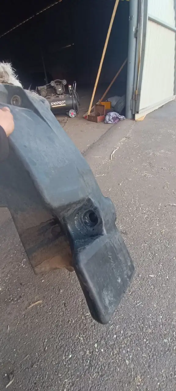 Zdjęcie 4 z naprawy — Naprawa zbiornika paliwa Manitou 737