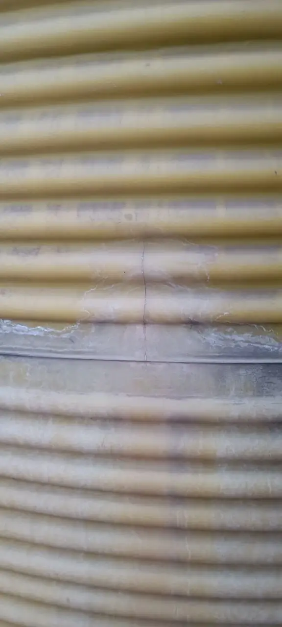 Zdjęcie 3 z naprawy — Naprawa zbiornika — pęknięcia 10–15 cm