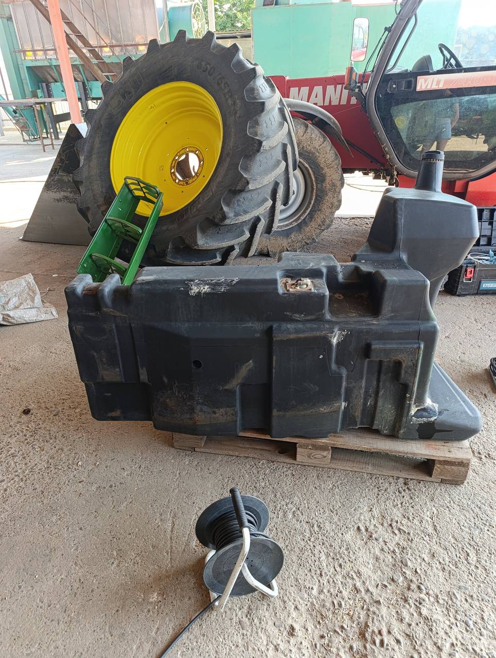 Zdjęcie 1 z naprawy — Naprawa zbiornika paliwa John Deere 6930