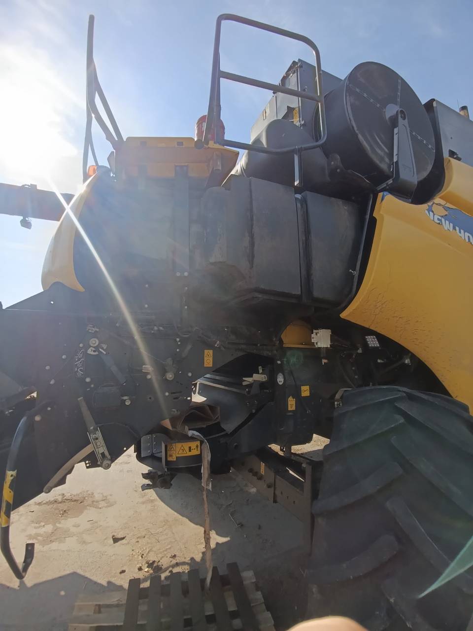 Zdjęcie 2 z naprawy — Naprawa zbiornika paliwa New Holland CR 9.80