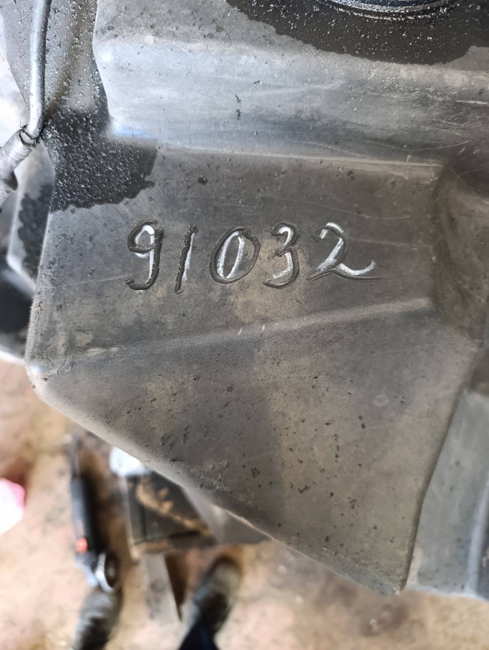Zdjęcie 12 z naprawy — Naprawa zbiornika paliwa Fendt 936 — uszkodzone miejsce mocowania