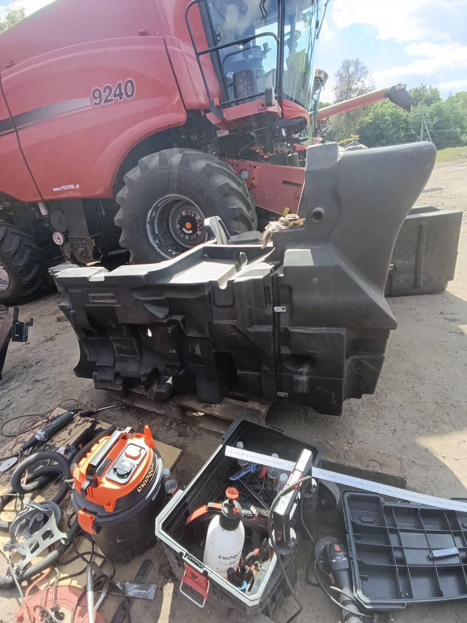 Zdjęcie 2 z naprawy — Naprawa zbiornika paliwa Fendt 942