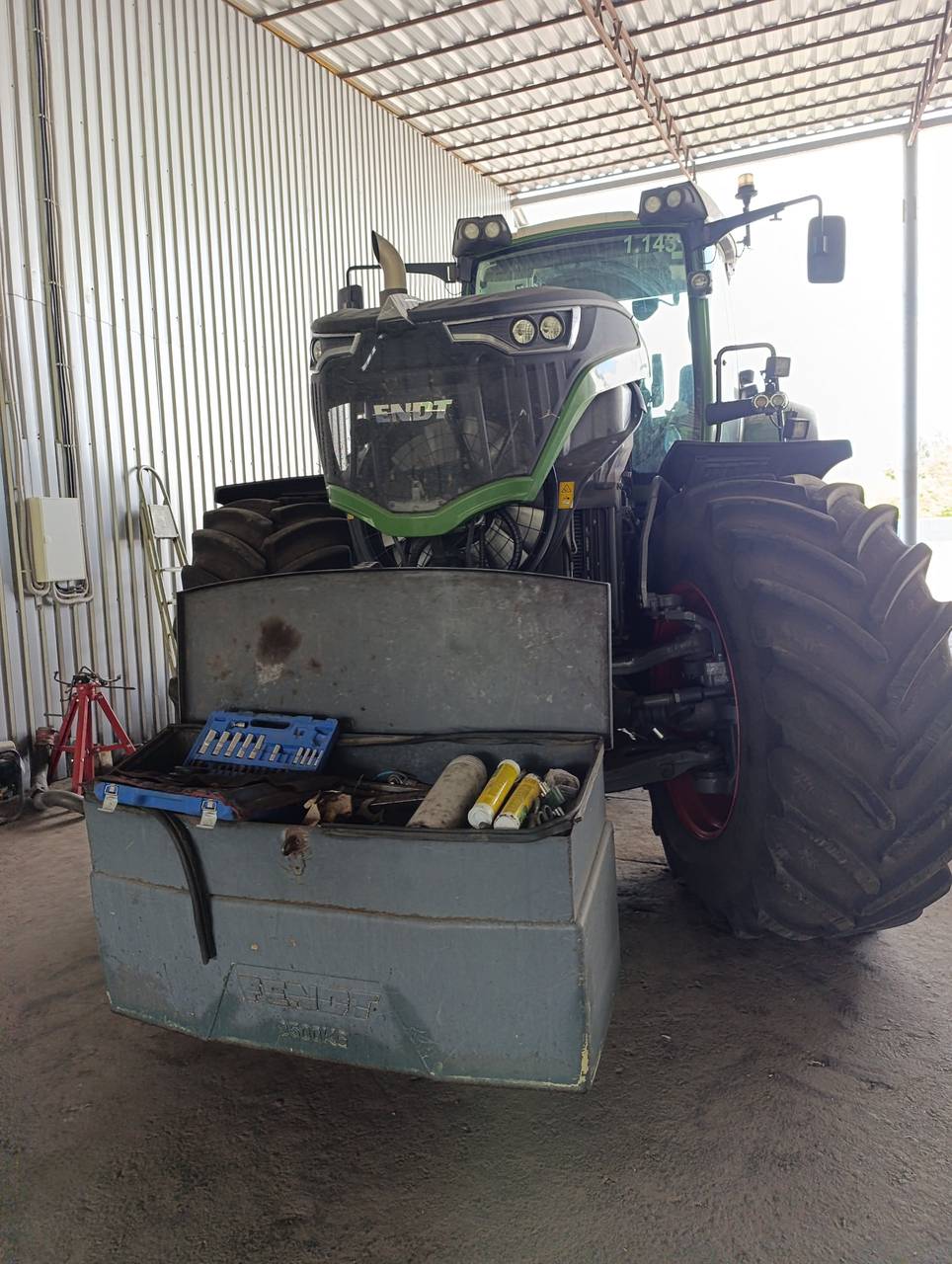 Zdjęcie 13 z naprawy — Naprawa zbiornika paliwa Fendt 4038