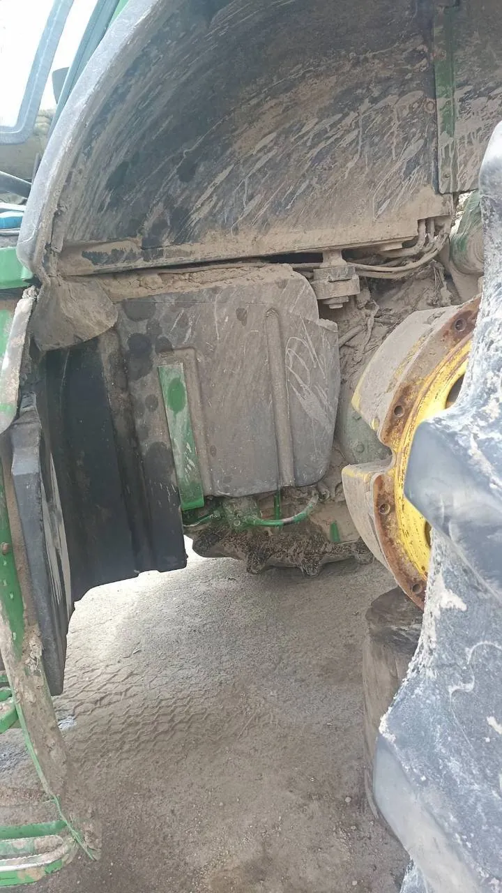 Zdjęcie 3 z naprawy — Naprawa zbiornika paliwa John Deere 8430