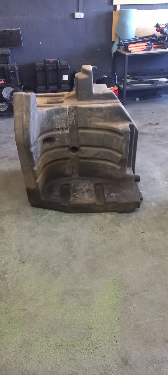 Zdjęcie 11 z naprawy — Naprawa zbiornika paliwa New Holland 8.390
