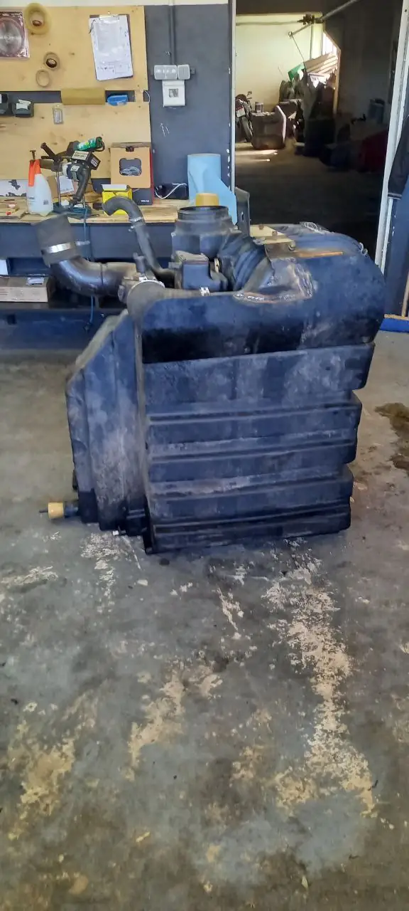Zdjęcie 15 z naprawy — Naprawa zbiornika paliwa New Holland T8.390 — lipiec 2023