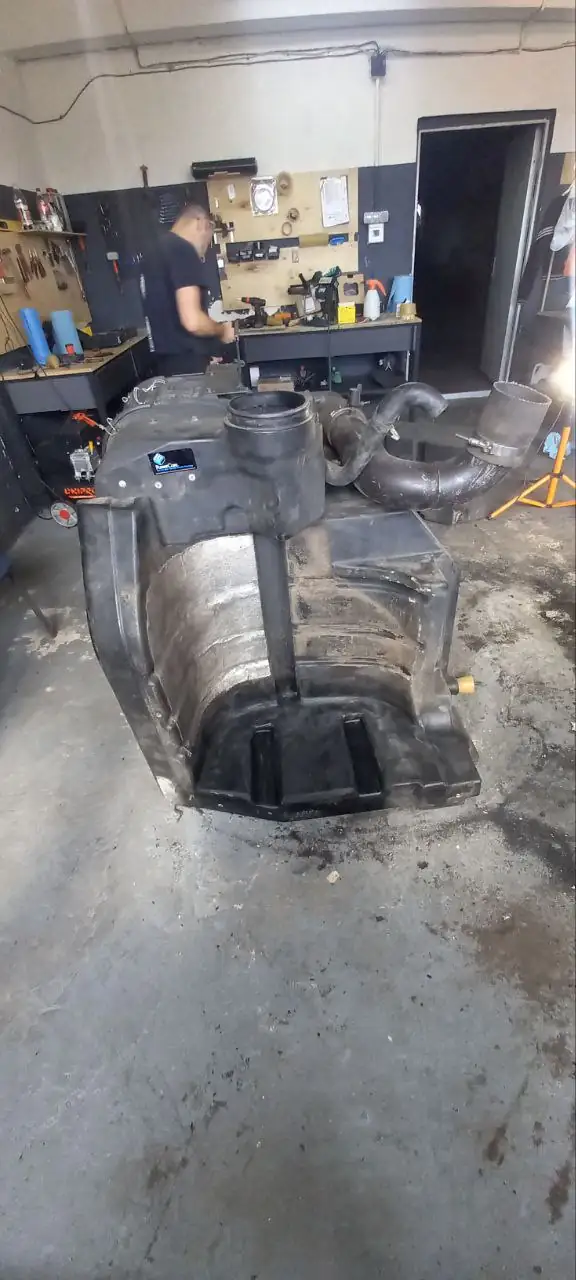 Zdjęcie 1 z naprawy — Naprawa zbiornika paliwa New Holland T8.390 — lipiec 2023