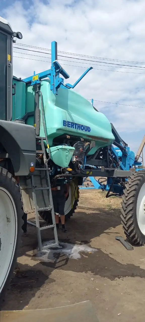 Zdjęcie 20 z naprawy — Naprawa zbiornika opryskiwacza Berthoud Rapter 3240