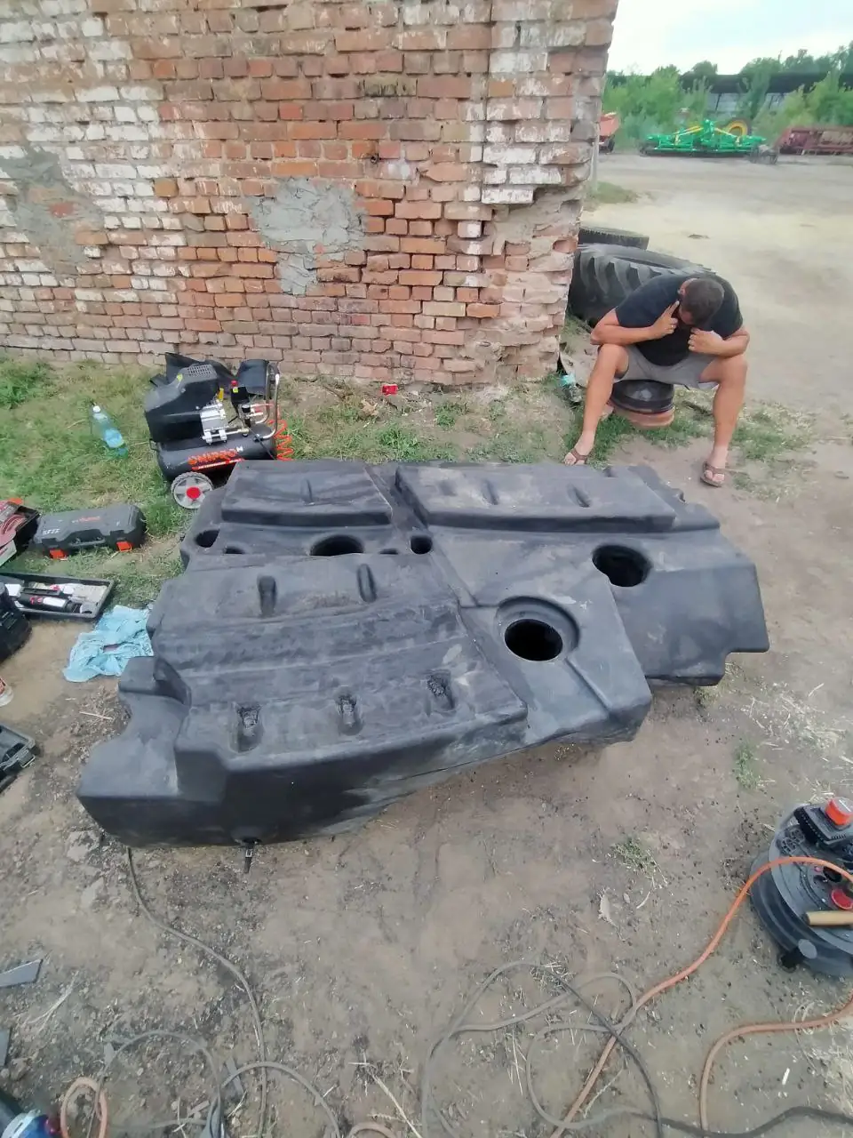 Zdjęcie 2 z naprawy — Naprawa zbiornika paliwa Claas Lexion 600
