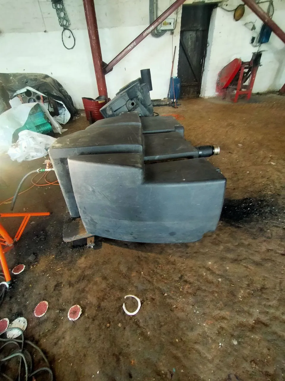 Zdjęcie 12 z naprawy — Naprawa zbiornika paliwa New Holland