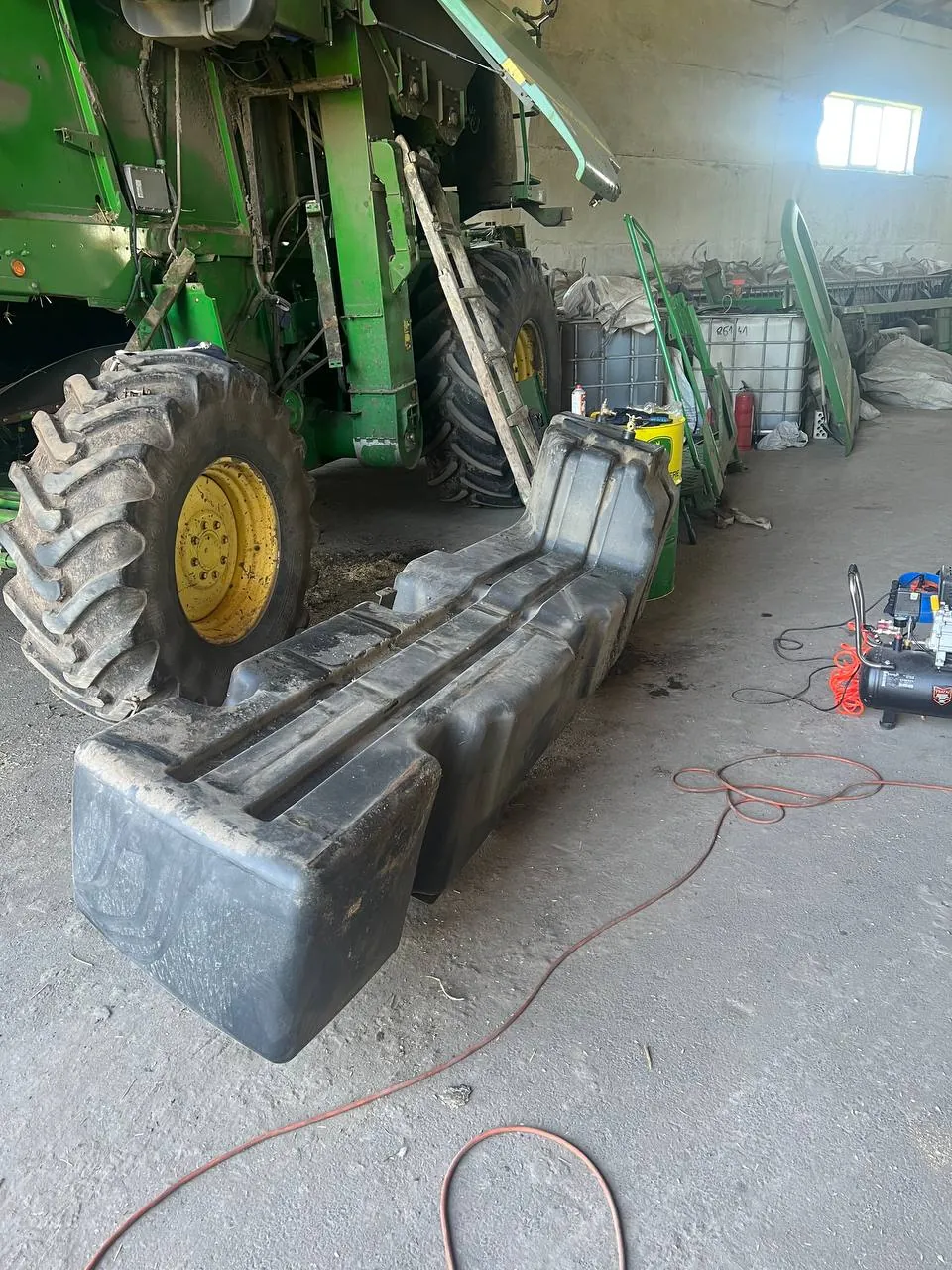 Zdjęcie 5 z naprawy — Naprawa zbiornika paliwa John Deere 9680