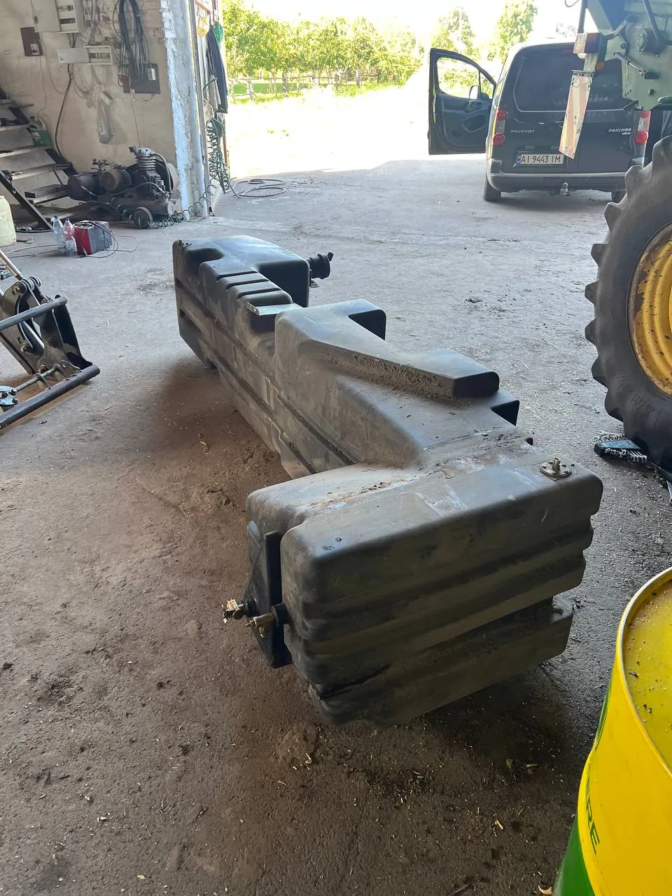 Zdjęcie 13 z naprawy — Naprawa zbiornika paliwa John Deere 9680