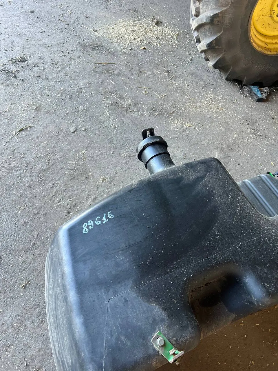 Zdjęcie 14 z naprawy — Naprawa zbiornika paliwa John Deere 9680