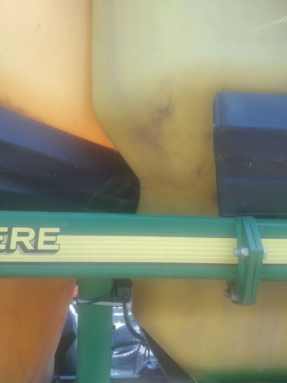 Zdjęcie 1 z naprawy — Naprawa zbiornika ziarna John Deere