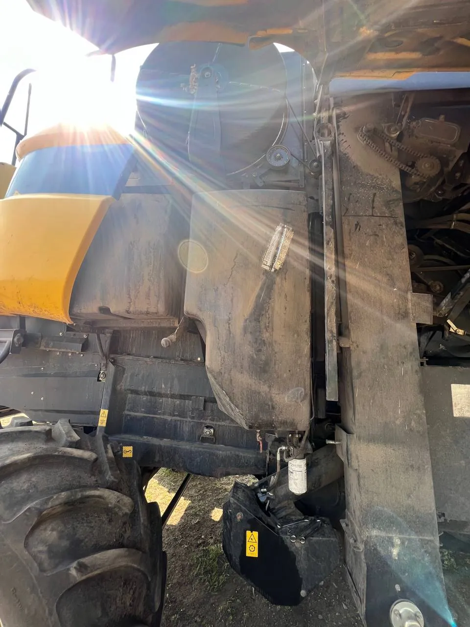 Zdjęcie 9 z naprawy — Naprawa zbiornika ziarna John Deere