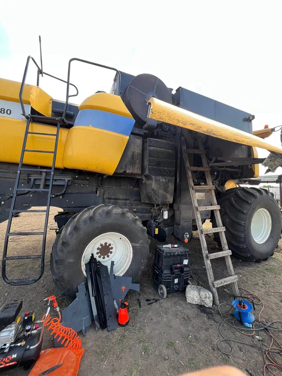 Zdjęcie 16 z naprawy — Naprawa zbiornika ziarna John Deere