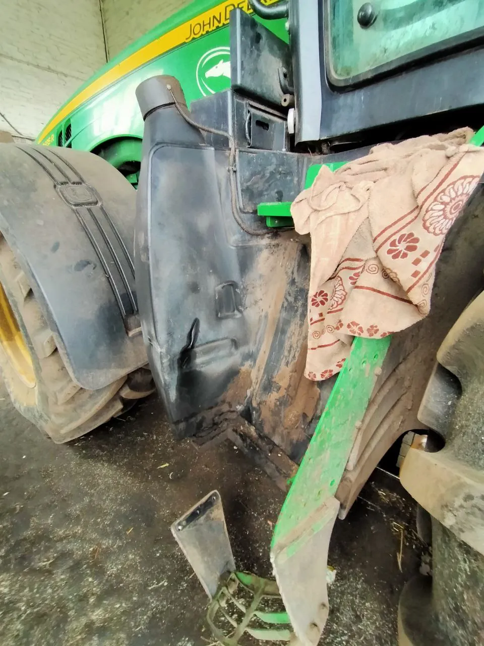 Zdjęcie 1 z naprawy — Naprawa zbiornika paliwa John Deere 8335 R