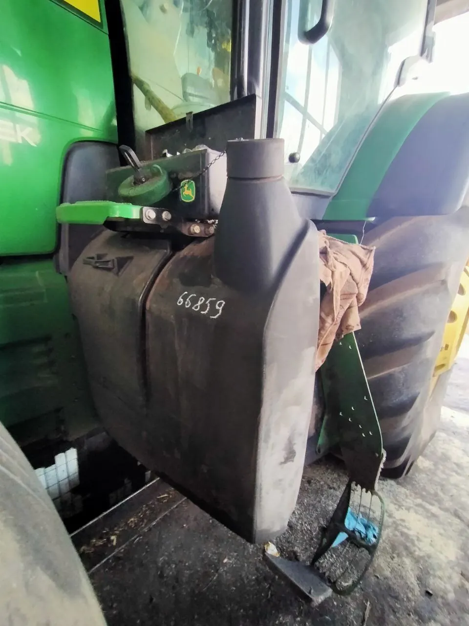 Zdjęcie 4 z naprawy — Naprawa zbiornika paliwa John Deere 8335 R