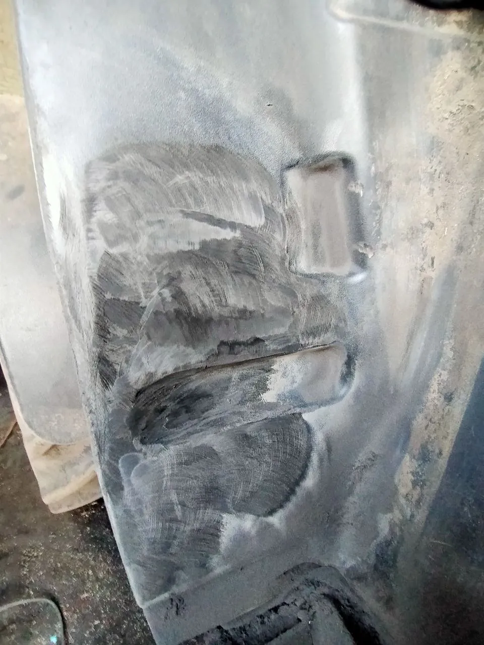 Zdjęcie 6 z naprawy — Naprawa zbiornika paliwa John Deere 8335 R