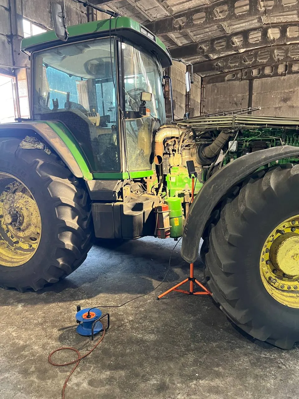 Zdjęcie 1 z naprawy — Naprawa zbiornika paliwa John Deere 8400 — sierpień 2023