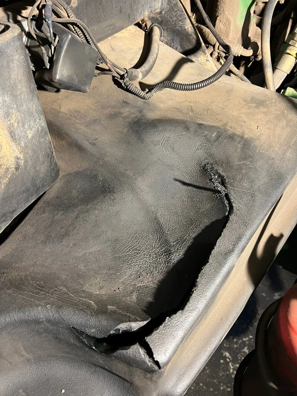 Zdjęcie 4 z naprawy — Naprawa zbiornika paliwa John Deere 8400 — sierpień 2023
