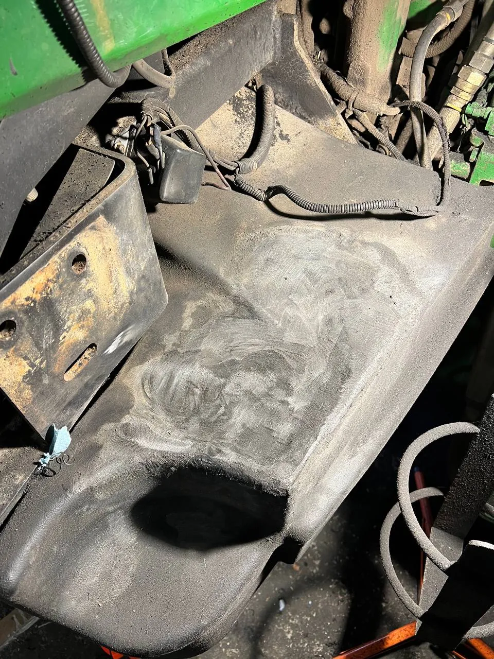 Zdjęcie 7 z naprawy — Naprawa zbiornika paliwa John Deere 8400 — sierpień 2023