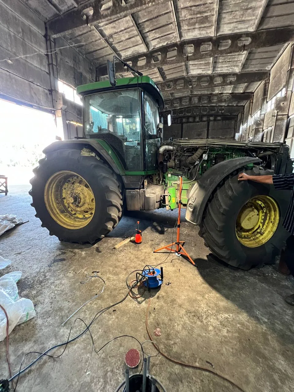 Zdjęcie 10 z naprawy — Naprawa zbiornika paliwa John Deere 8400 — sierpień 2023