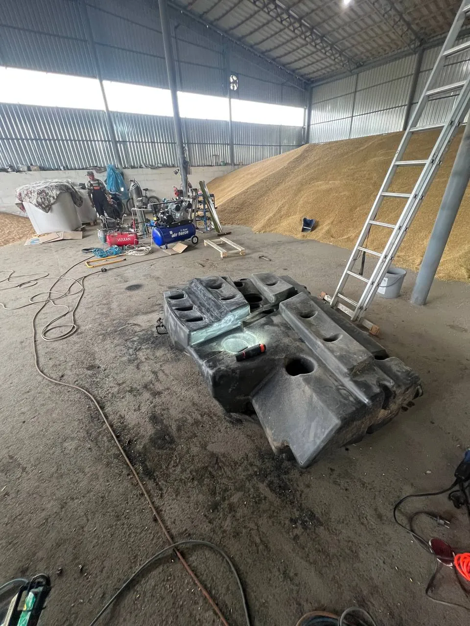 Zdjęcie 29 z naprawy — Naprawa zbiornika paliwa Claas Lexion 580