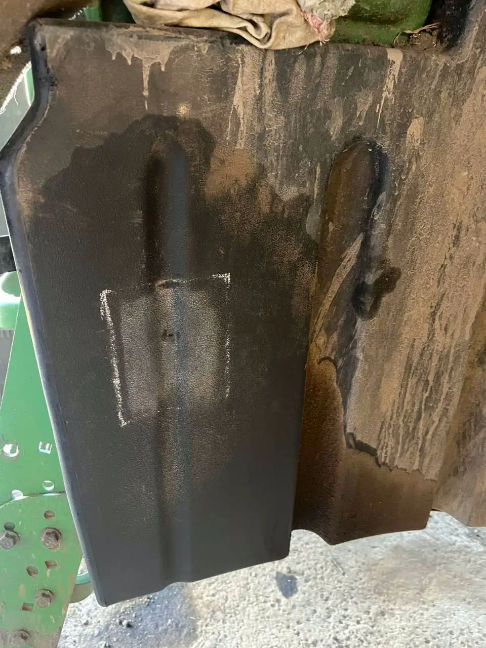 Zdjęcie 12 z naprawy — Naprawa zbiornika paliwa John Deere 8430 — pęknięcie