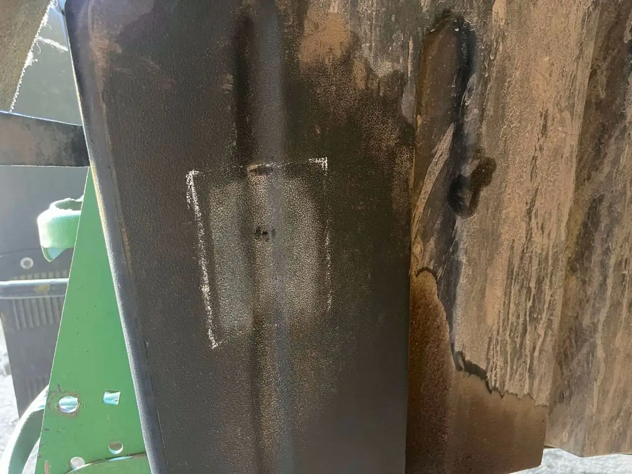 Zdjęcie 10 z naprawy — Naprawa zbiornika paliwa John Deere 8430 — pęknięcie