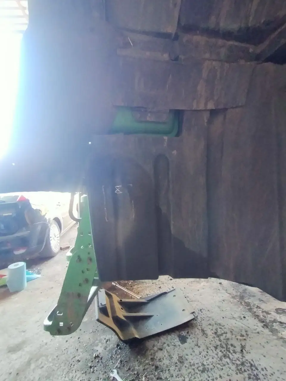 Zdjęcie 9 z naprawy — Naprawa zbiornika paliwa John Deere 8430 — pęknięcie