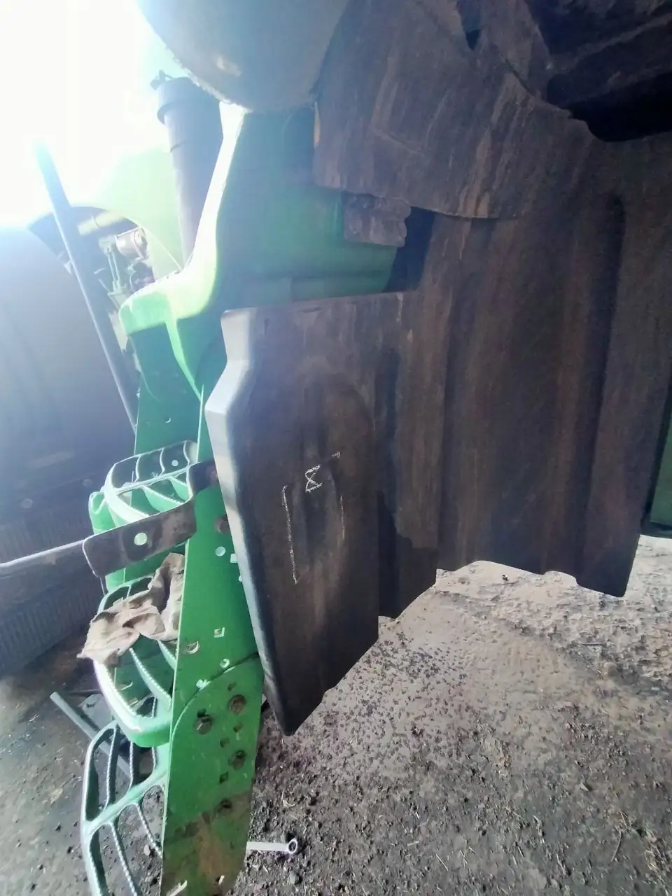 Zdjęcie 8 z naprawy — Naprawa zbiornika paliwa John Deere 8430 — pęknięcie