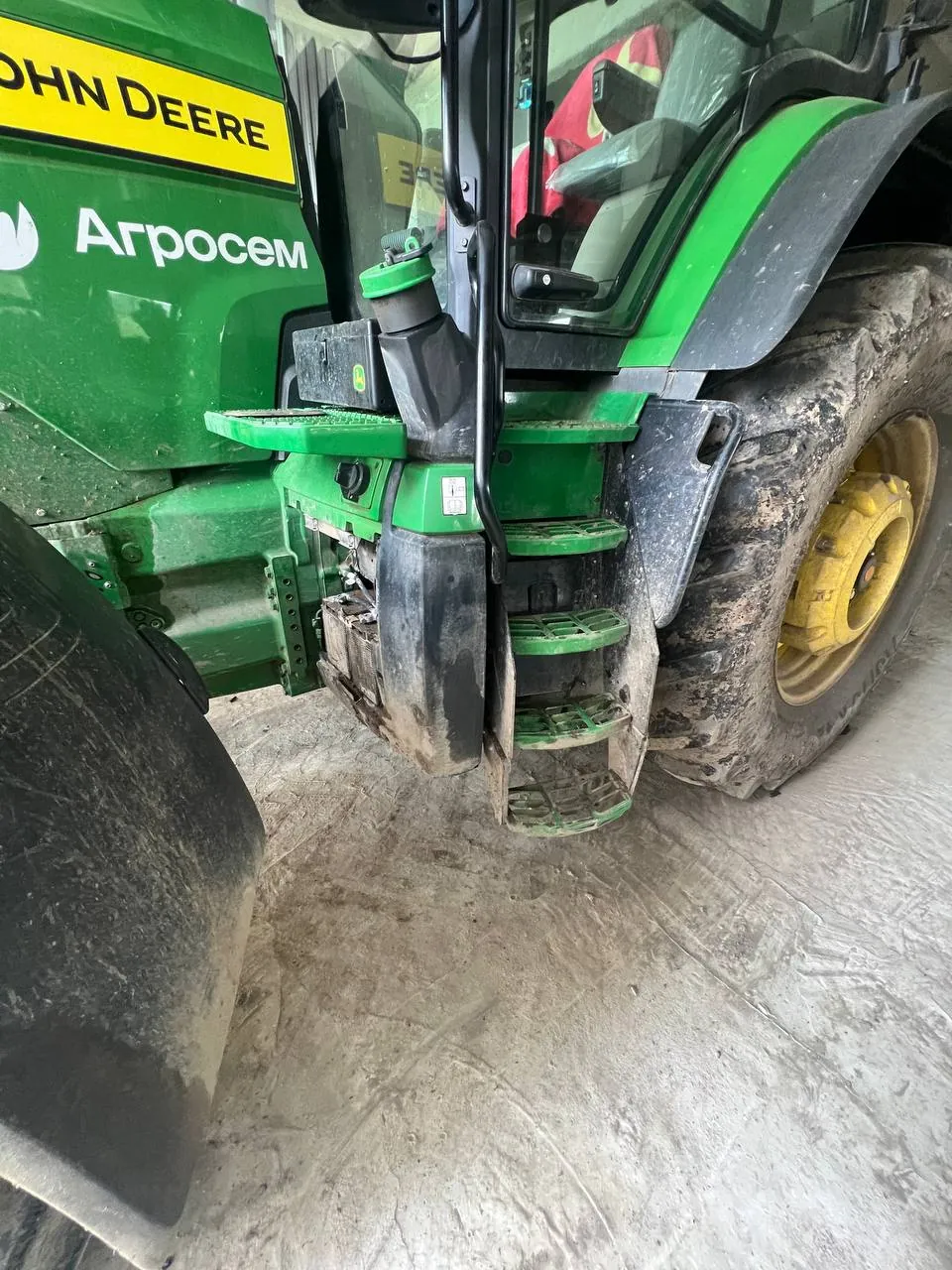 Zdjęcie 4 z naprawy — Naprawa zbiornika paliwa John Deere 8R370